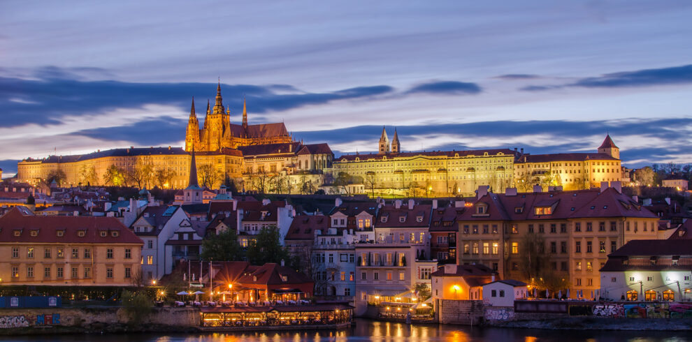 Pražský hrad při západu slunce